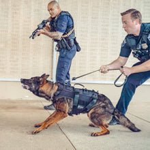 Laden Sie das Bild in den Galerie-Viewer, Taktisk hundsele för tjänstehund - Operator K9 Tactical Vest, enbart väst - Working K9 Scandinavia
